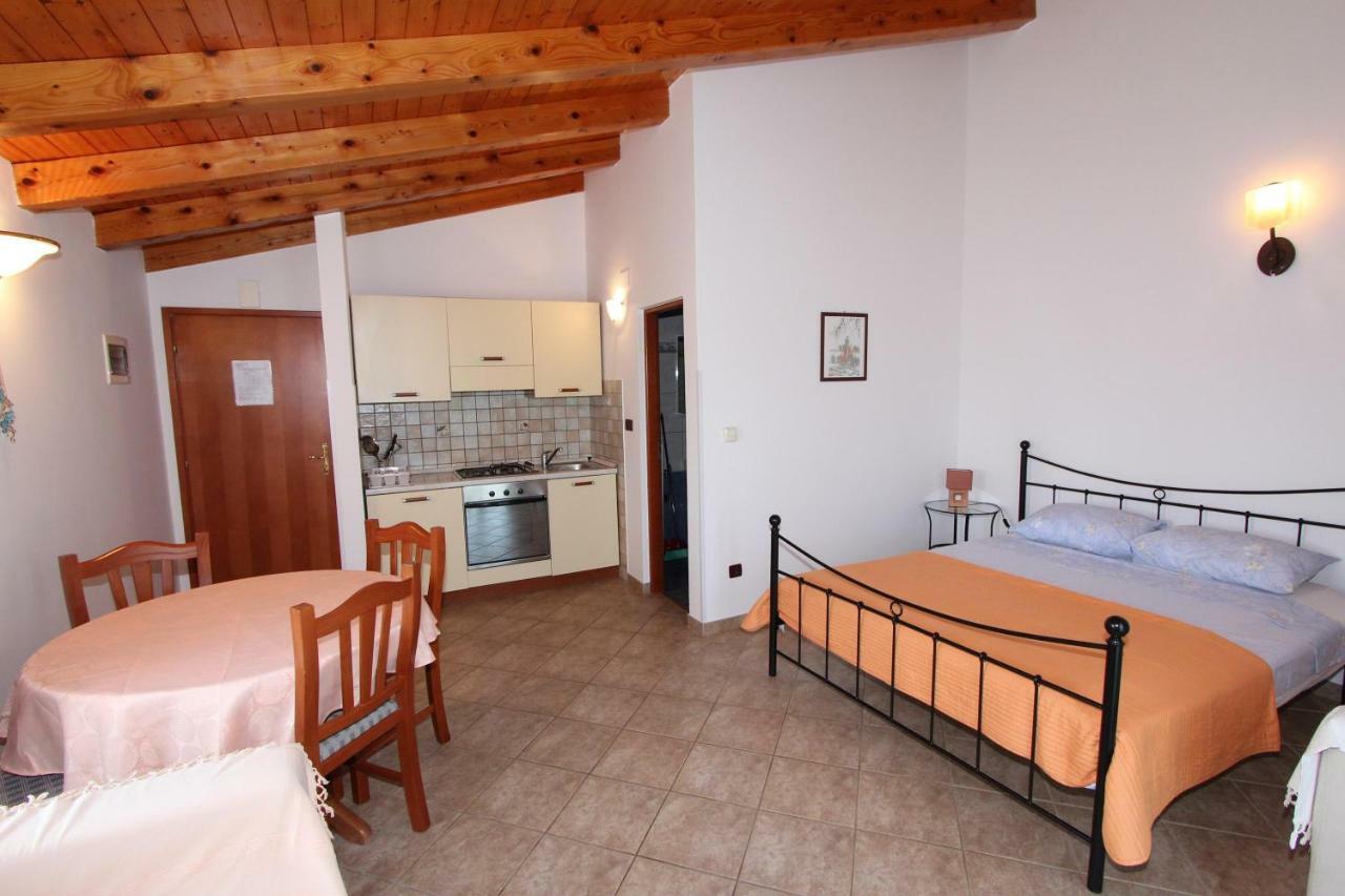 Apartments Villa Mara Rovinj Exteriör bild